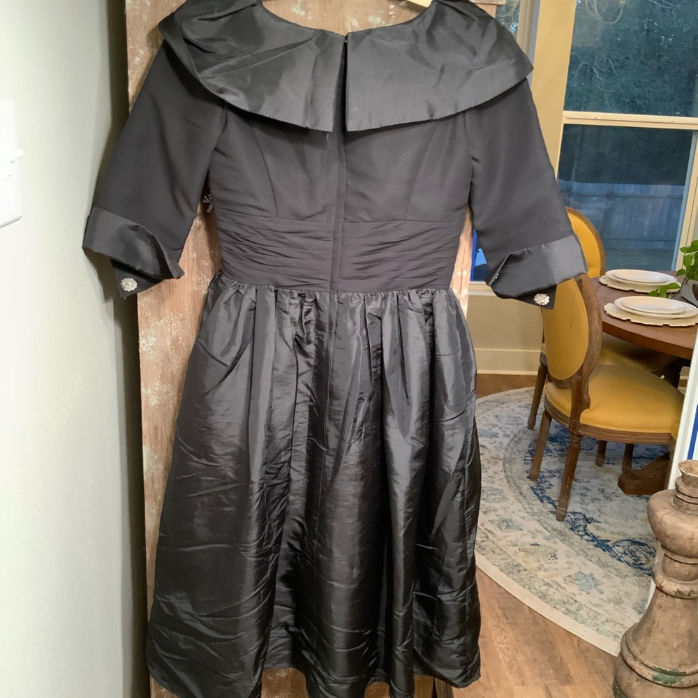 Dress - Picture 2 of 2